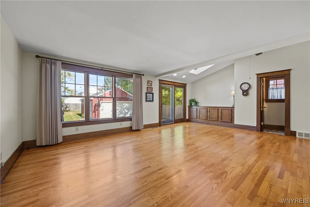 20 Mckinley Avenue, Tonawanda, New York 14217, Tonawanda, New York 14217, 4 Bedrooms Bedrooms, 9 Rooms Rooms,1 BathroomBathrooms,Residential,For Sale,20 Mckinley Avenue, Tonawanda, New York 14217,0,B1639350