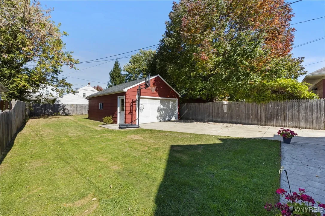 20 Mckinley Avenue, Tonawanda, New York 14217, Tonawanda, New York 14217, 4 Bedrooms Bedrooms, 9 Rooms Rooms,1 BathroomBathrooms,Residential,For Sale,20 Mckinley Avenue, Tonawanda, New York 14217,0,B1639350