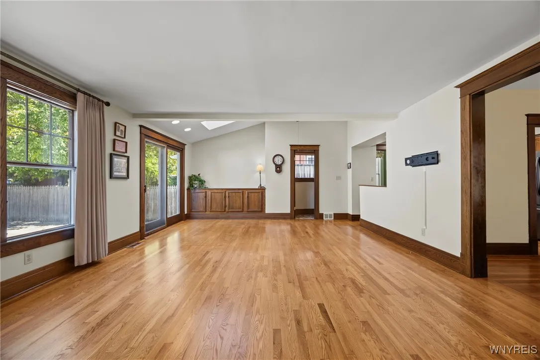 20 Mckinley Avenue, Tonawanda, New York 14217, Tonawanda, New York 14217, 4 Bedrooms Bedrooms, 9 Rooms Rooms,1 BathroomBathrooms,Residential,For Sale,20 Mckinley Avenue, Tonawanda, New York 14217,0,B1639350