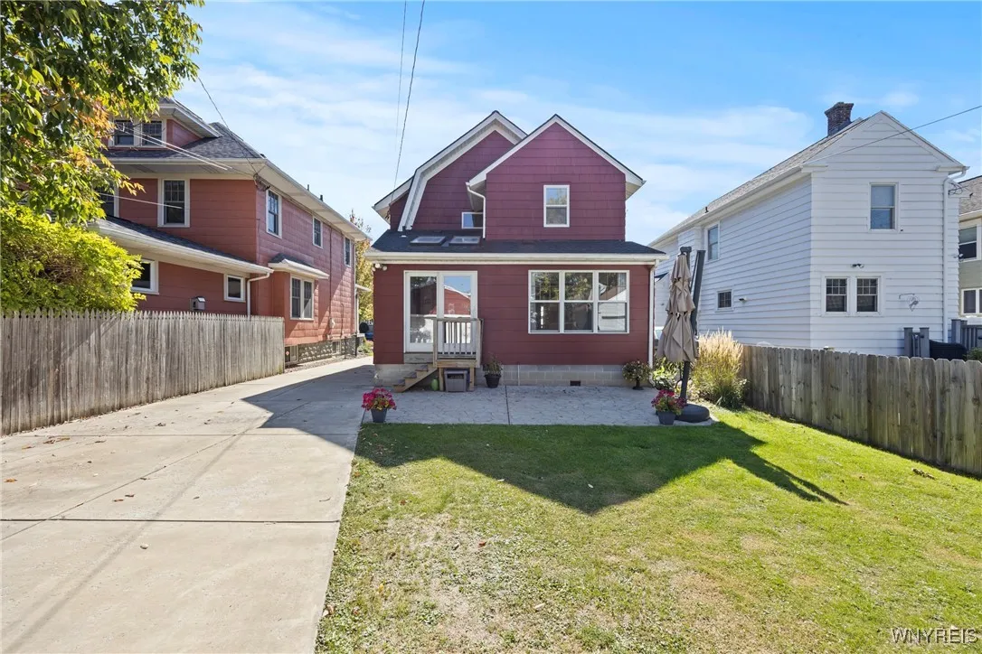 20 Mckinley Avenue, Tonawanda, New York 14217, Tonawanda, New York 14217, 4 Bedrooms Bedrooms, 9 Rooms Rooms,1 BathroomBathrooms,Residential,For Sale,20 Mckinley Avenue, Tonawanda, New York 14217,0,B1639350