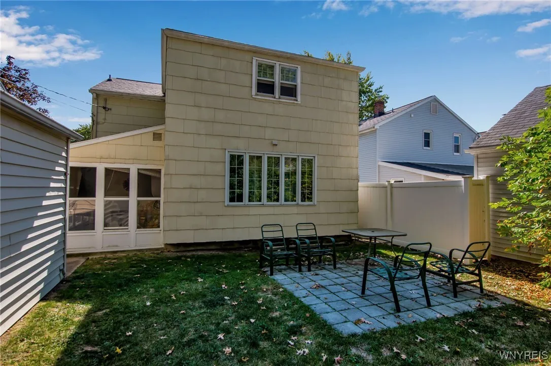74 Twyla Place, Tonawanda, New York 14223, Tonawanda, New York 14223, 5 Bedrooms Bedrooms, 10 Rooms Rooms,1 BathroomBathrooms,Residential,Closed,74 Twyla Place, Tonawanda, New York 14223,0,B1642644