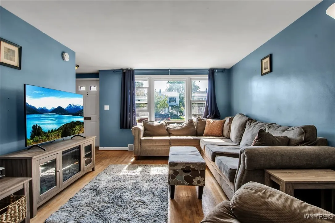 74 Twyla Place, Tonawanda, New York 14223, Tonawanda, New York 14223, 5 Bedrooms Bedrooms, 10 Rooms Rooms,1 BathroomBathrooms,Residential,Closed,74 Twyla Place, Tonawanda, New York 14223,0,B1642644