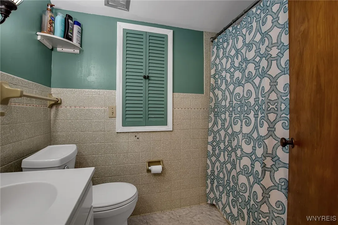 74 Twyla Place, Tonawanda, New York 14223, Tonawanda, New York 14223, 5 Bedrooms Bedrooms, 10 Rooms Rooms,1 BathroomBathrooms,Residential,Closed,74 Twyla Place, Tonawanda, New York 14223,0,B1642644
