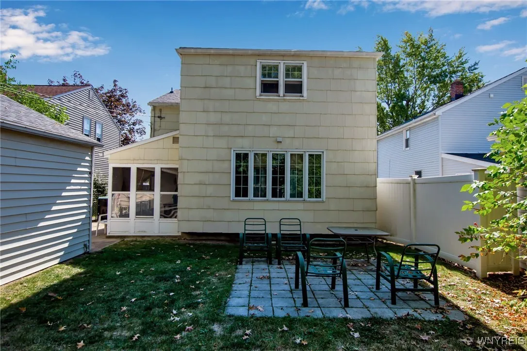 74 Twyla Place, Tonawanda, New York 14223, Tonawanda, New York 14223, 5 Bedrooms Bedrooms, 10 Rooms Rooms,1 BathroomBathrooms,Residential,Closed,74 Twyla Place, Tonawanda, New York 14223,0,B1642644