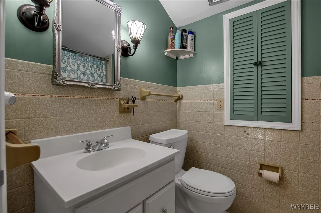 74 Twyla Place, Tonawanda, New York 14223, Tonawanda, New York 14223, 5 Bedrooms Bedrooms, 10 Rooms Rooms,1 BathroomBathrooms,Residential,Closed,74 Twyla Place, Tonawanda, New York 14223,0,B1642644