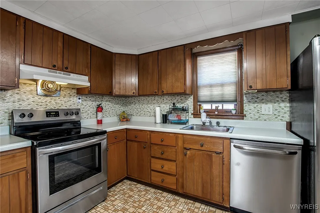 74 Twyla Place, Tonawanda, New York 14223, Tonawanda, New York 14223, 5 Bedrooms Bedrooms, 10 Rooms Rooms,1 BathroomBathrooms,Residential,Closed,74 Twyla Place, Tonawanda, New York 14223,0,B1642644