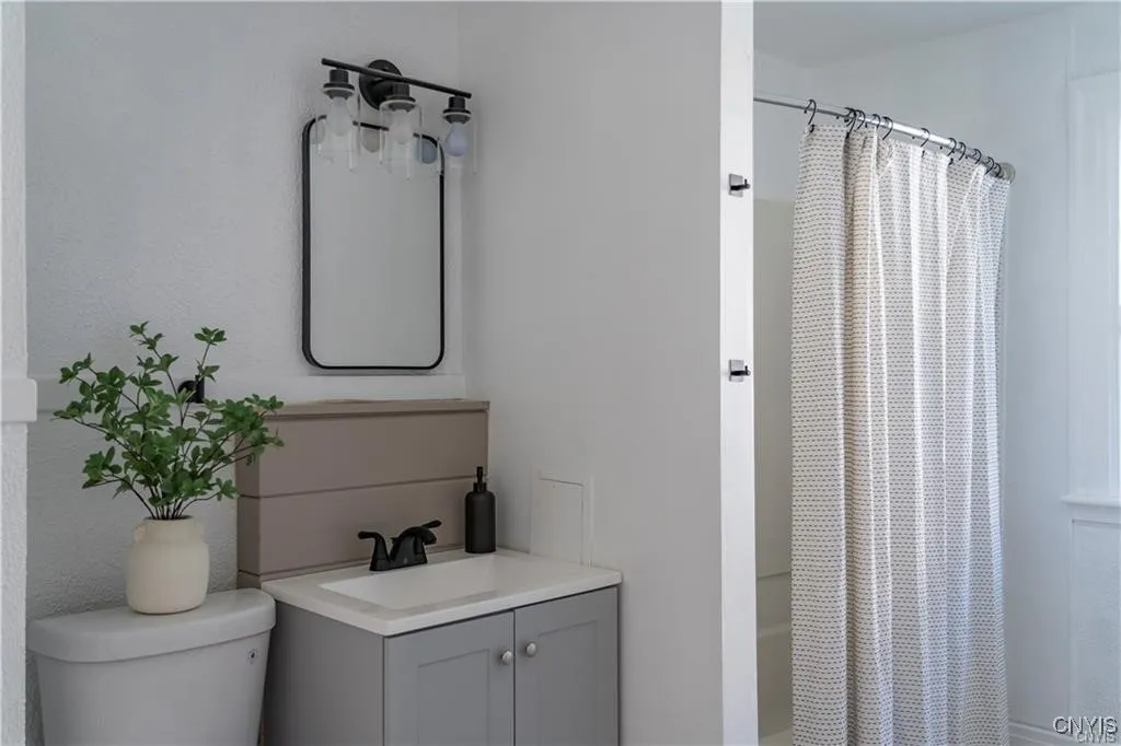 213 North Pleasant Street, Watertown City, New Yor, Watertown City, New York 13601, 3 Bedrooms Bedrooms, 7 Rooms Rooms,1 BathroomBathrooms,Residential Lease,Closed,213 North Pleasant Street, Watertown City, New Yor,0,S1642718