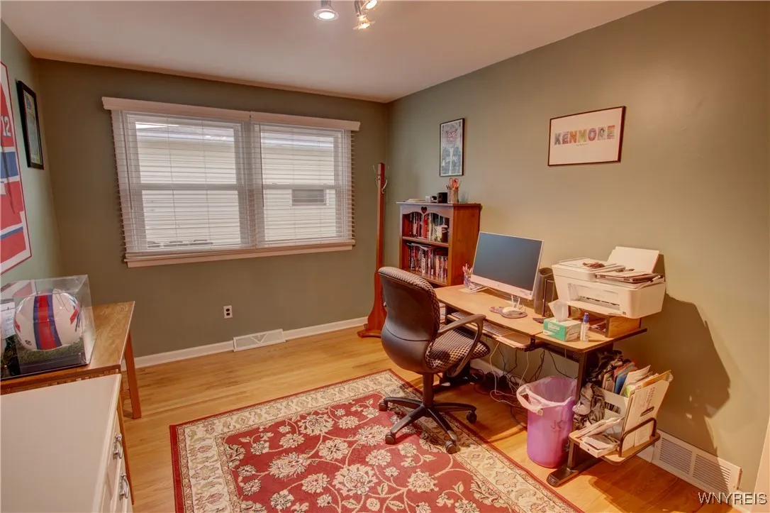 25 Royalcrest Road, Orchard Park, New York 14127, Orchard Park, New York 14127, 3 Bedrooms Bedrooms, 8 Rooms Rooms,1 BathroomBathrooms,Residential,For Sale,25 Royalcrest Road, Orchard Park, New York 14127,0,B1642481