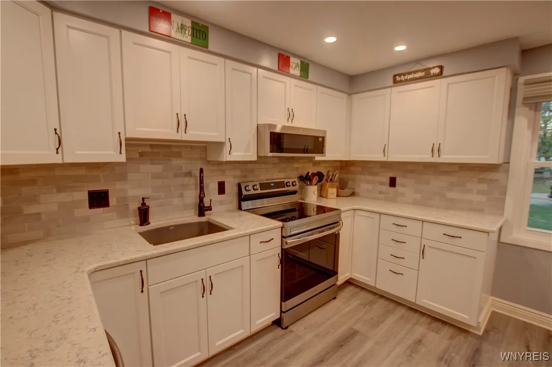 25 Royalcrest Road, Orchard Park, New York 14127, Orchard Park, New York 14127, 3 Bedrooms Bedrooms, 8 Rooms Rooms,1 BathroomBathrooms,Residential,For Sale,25 Royalcrest Road, Orchard Park, New York 14127,0,B1642481