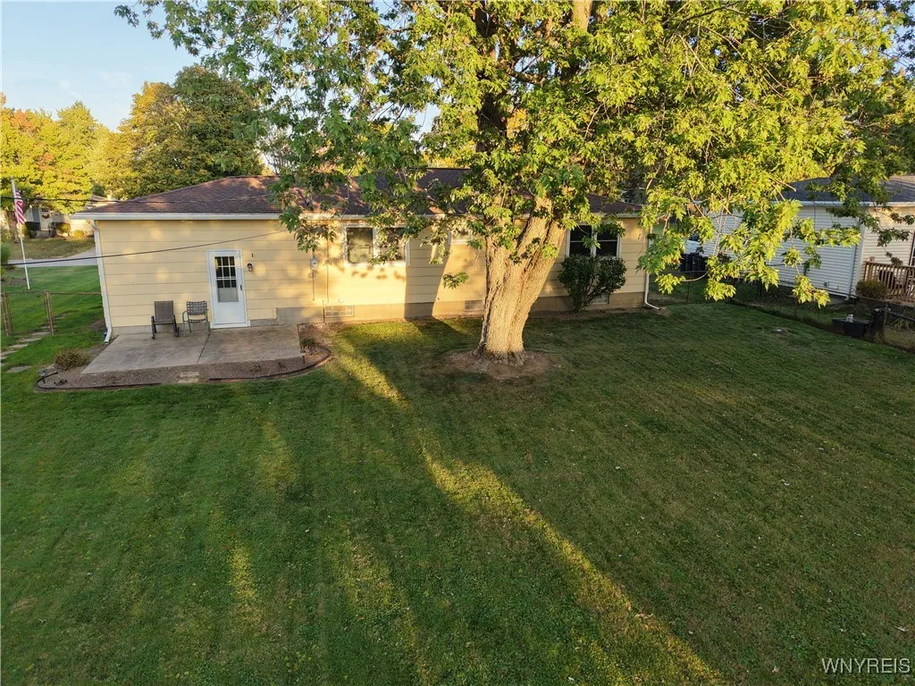25 Royalcrest Road, Orchard Park, New York 14127, Orchard Park, New York 14127, 3 Bedrooms Bedrooms, 8 Rooms Rooms,1 BathroomBathrooms,Residential,For Sale,25 Royalcrest Road, Orchard Park, New York 14127,0,B1642481