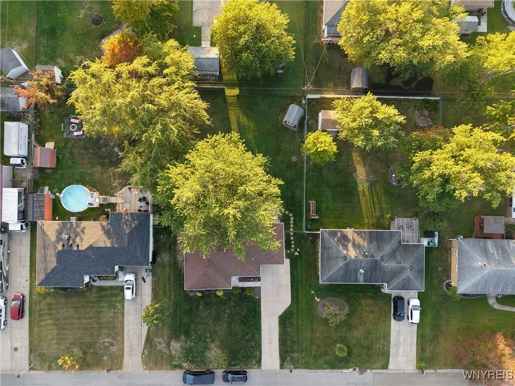 25 Royalcrest Road, Orchard Park, New York 14127, Orchard Park, New York 14127, 3 Bedrooms Bedrooms, 8 Rooms Rooms,1 BathroomBathrooms,Residential,For Sale,25 Royalcrest Road, Orchard Park, New York 14127,0,B1642481