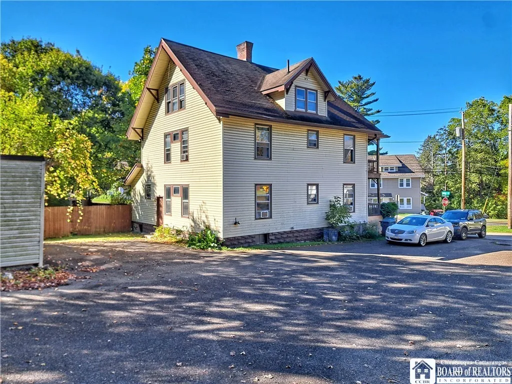 2+ Off Street Parking Spots