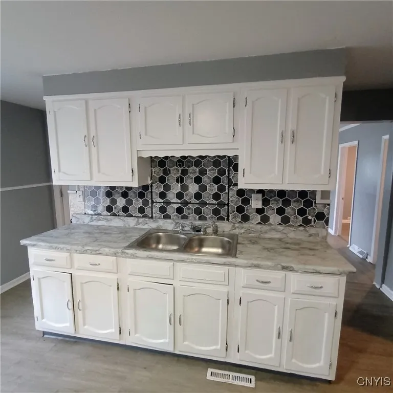 407 Pond Street, Syracuse, New York 13208, Syracuse, New York 13208, 3 Bedrooms Bedrooms, 7 Rooms Rooms,1 BathroomBathrooms,Residential Lease,Closed,407 Pond Street, Syracuse, New York 13208,0,S1642789