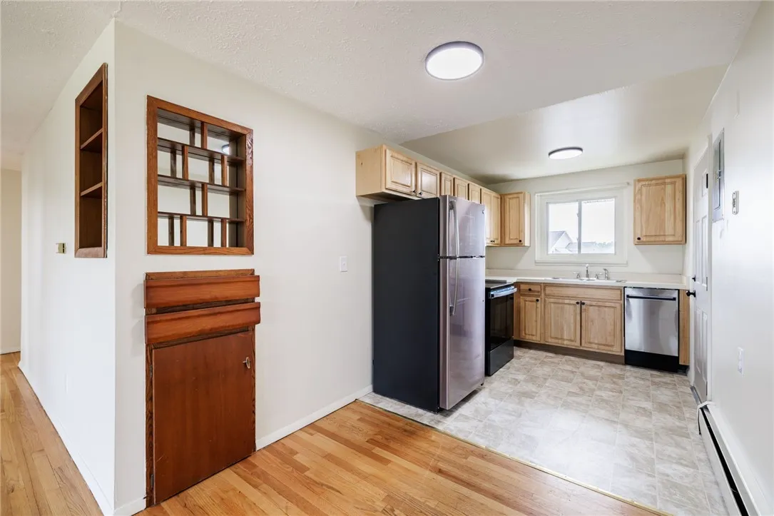 5095 Emerson Road 5, Canandaigua Town, New York 14, Canandaigua Town, New York 14424, 3 Bedrooms Bedrooms, 6 Rooms Rooms,1 BathroomBathrooms,Residential Lease,For Rent,5095 Emerson Road 5, Canandaigua Town, New York 14,0,R1642561