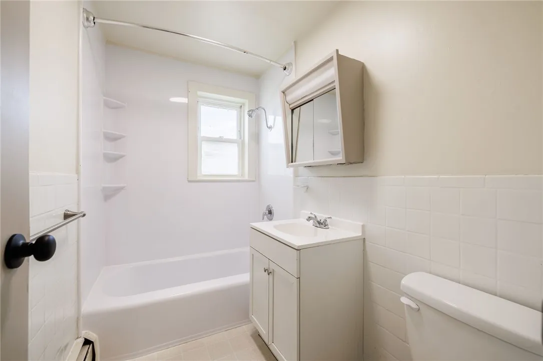 5095 Emerson Road 5, Canandaigua Town, New York 14, Canandaigua Town, New York 14424, 3 Bedrooms Bedrooms, 6 Rooms Rooms,1 BathroomBathrooms,Residential Lease,For Rent,5095 Emerson Road 5, Canandaigua Town, New York 14,0,R1642561