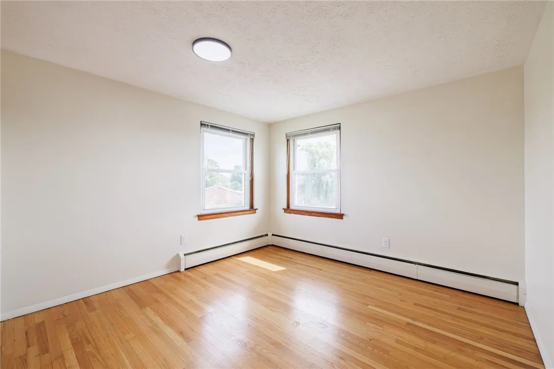 5095 Emerson Road 5, Canandaigua Town, New York 14, Canandaigua Town, New York 14424, 3 Bedrooms Bedrooms, 6 Rooms Rooms,1 BathroomBathrooms,Residential Lease,For Rent,5095 Emerson Road 5, Canandaigua Town, New York 14,0,R1642561