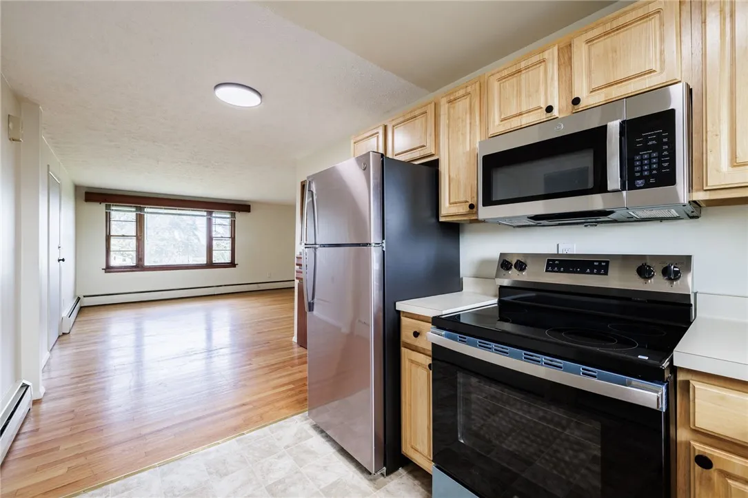 5095 Emerson Road 5, Canandaigua Town, New York 14, Canandaigua Town, New York 14424, 3 Bedrooms Bedrooms, 6 Rooms Rooms,1 BathroomBathrooms,Residential Lease,For Rent,5095 Emerson Road 5, Canandaigua Town, New York 14,0,R1642561