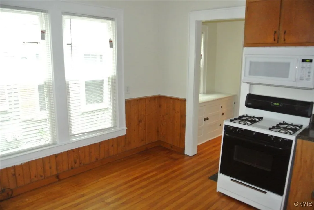 722 Westcott Street, Syracuse, New York 13210, Syracuse, New York 13210, 8 Bedrooms Bedrooms, ,3 BathroomsBathrooms,Residential,For Sale,722 Westcott Street, Syracuse, New York 13210,0,S1642799