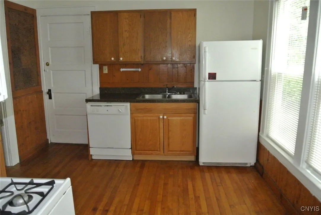 722 Westcott Street, Syracuse, New York 13210, Syracuse, New York 13210, 8 Bedrooms Bedrooms, ,3 BathroomsBathrooms,Residential,For Sale,722 Westcott Street, Syracuse, New York 13210,0,S1642799