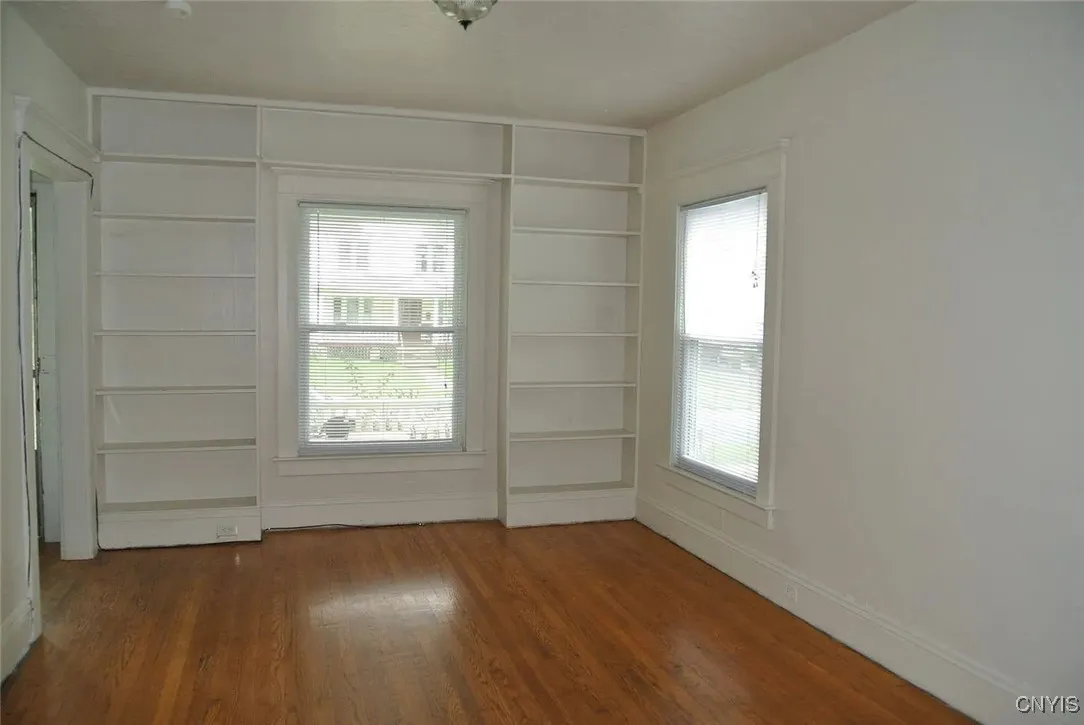 909 Westcott Street 11, Syracuse, New York 13210, Syracuse, New York 13210, 8 Bedrooms Bedrooms, ,3 BathroomsBathrooms,Residential,For Sale,909 Westcott Street 11, Syracuse, New York 13210,0,S1642803