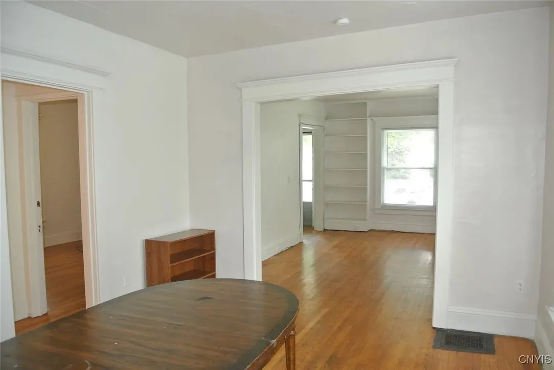 909 Westcott Street 11, Syracuse, New York 13210, Syracuse, New York 13210, 8 Bedrooms Bedrooms, ,3 BathroomsBathrooms,Residential,For Sale,909 Westcott Street 11, Syracuse, New York 13210,0,S1642803