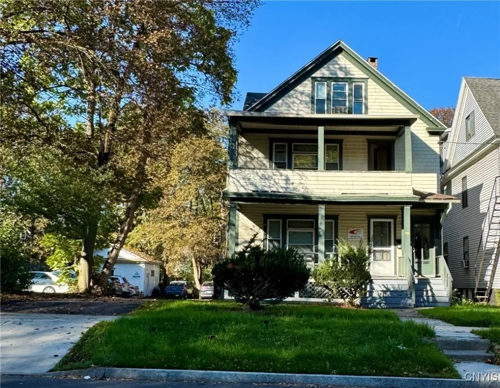 708 Westcott Street 10, Syracuse, New York 13210, Syracuse, New York 13210, 8 Bedrooms Bedrooms, ,3 BathroomsBathrooms,Residential,For Sale,708 Westcott Street 10, Syracuse, New York 13210,0,S1642772