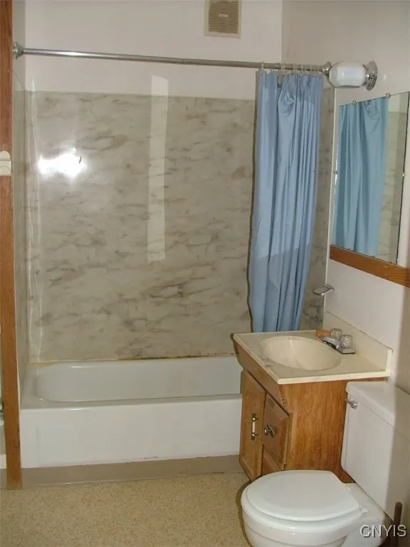 708 Westcott Street 10, Syracuse, New York 13210, Syracuse, New York 13210, 8 Bedrooms Bedrooms, ,3 BathroomsBathrooms,Residential,For Sale,708 Westcott Street 10, Syracuse, New York 13210,0,S1642772