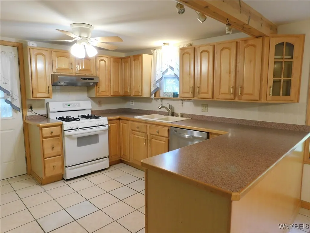 5702 Berg Road, Orchard Park, New York 14218, Orchard Park, New York 14218, 3 Bedrooms Bedrooms, 6 Rooms Rooms,1 BathroomBathrooms,Residential,For Sale,5702 Berg Road, Orchard Park, New York 14218,0,B1642396