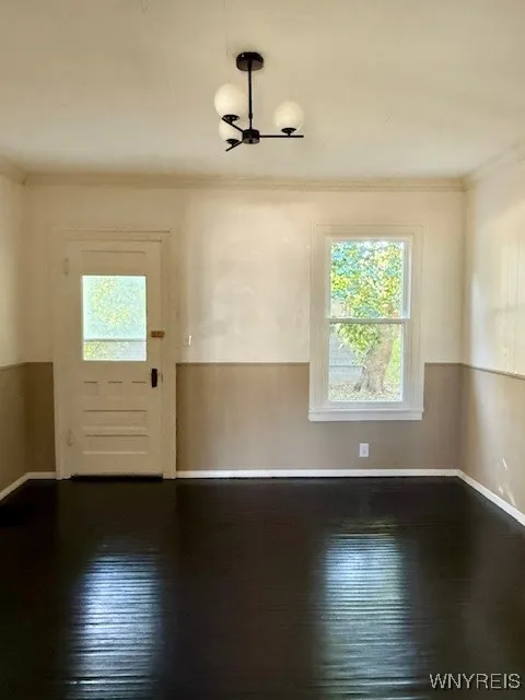 Side entrance into dining room
