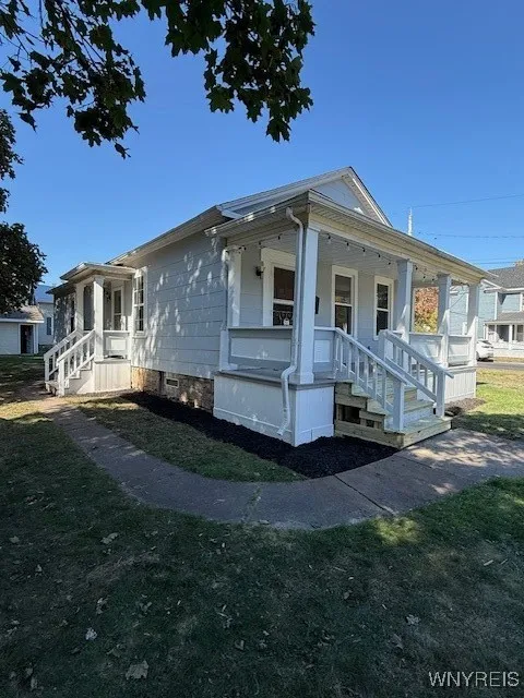 Convenient sidewalk around perimeter.