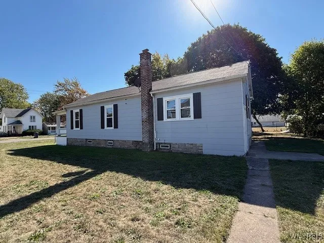 Sidewalk to Green St.