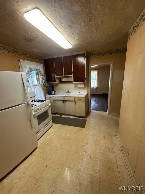 5924 Broadway Street, Lancaster, New York 14086, Lancaster, New York 14086, 3 Bedrooms Bedrooms, 8 Rooms Rooms,1 BathroomBathrooms,Residential,Closed,5924 Broadway Street, Lancaster, New York 14086,0,B1642588