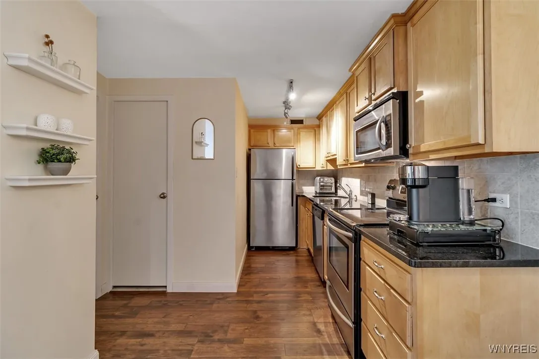849 Delaware Avenue 205, Buffalo, New York 14209, Buffalo, New York 14209, 1 Bedroom Bedrooms, 4 Rooms Rooms,1 BathroomBathrooms,Residential,For Sale,849 Delaware Avenue 205, Buffalo, New York 14209,0,B1642859