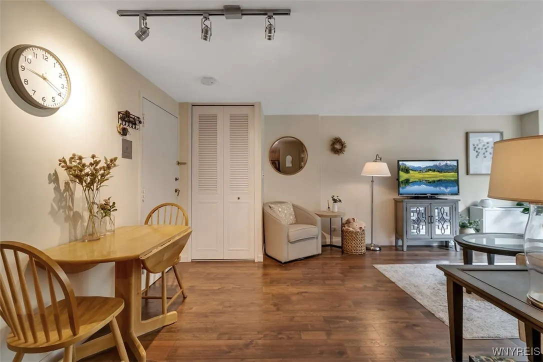 849 Delaware Avenue 205, Buffalo, New York 14209, Buffalo, New York 14209, 1 Bedroom Bedrooms, 4 Rooms Rooms,1 BathroomBathrooms,Residential,For Sale,849 Delaware Avenue 205, Buffalo, New York 14209,0,B1642859