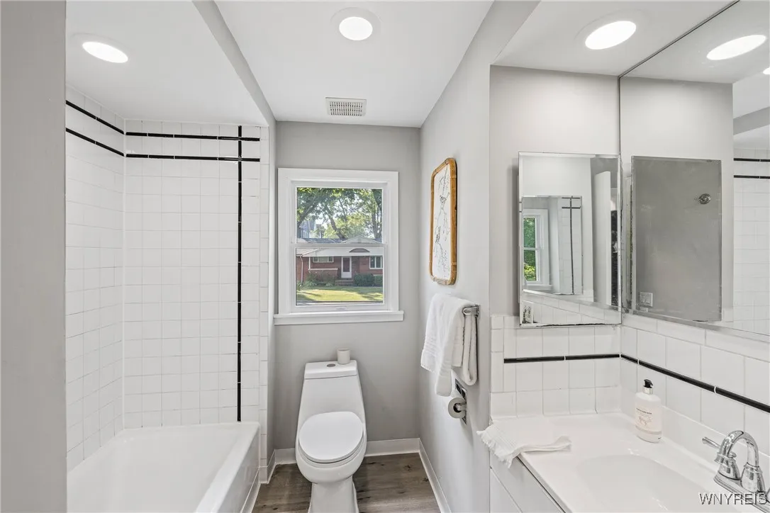 651 Longmeadow Road, Amherst, New York 14226, Amherst, New York 14226, 5 Bedrooms Bedrooms, 10 Rooms Rooms,2 BathroomsBathrooms,Residential,For Sale,651 Longmeadow Road, Amherst, New York 14226,0,B1641977