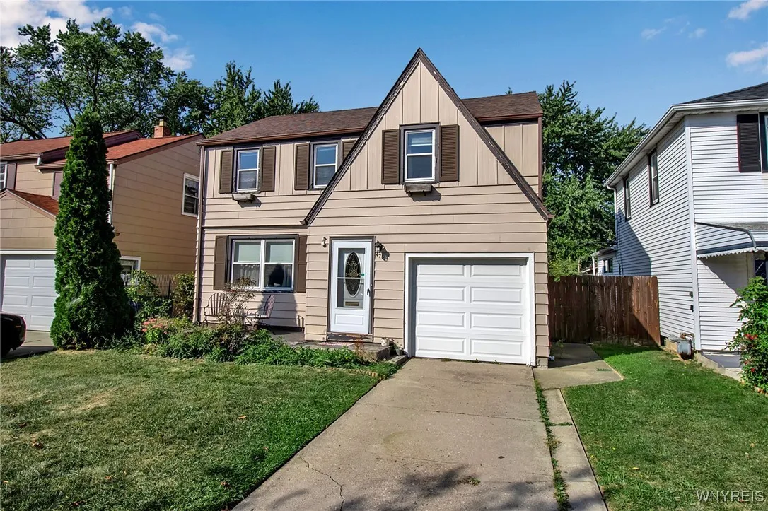470 Maynard Drive, Amherst, New York 14226, Amherst, New York 14226, 3 Bedrooms Bedrooms, 7 Rooms Rooms,1 BathroomBathrooms,Residential,For Sale,470 Maynard Drive, Amherst, New York 14226,0,B1641547
