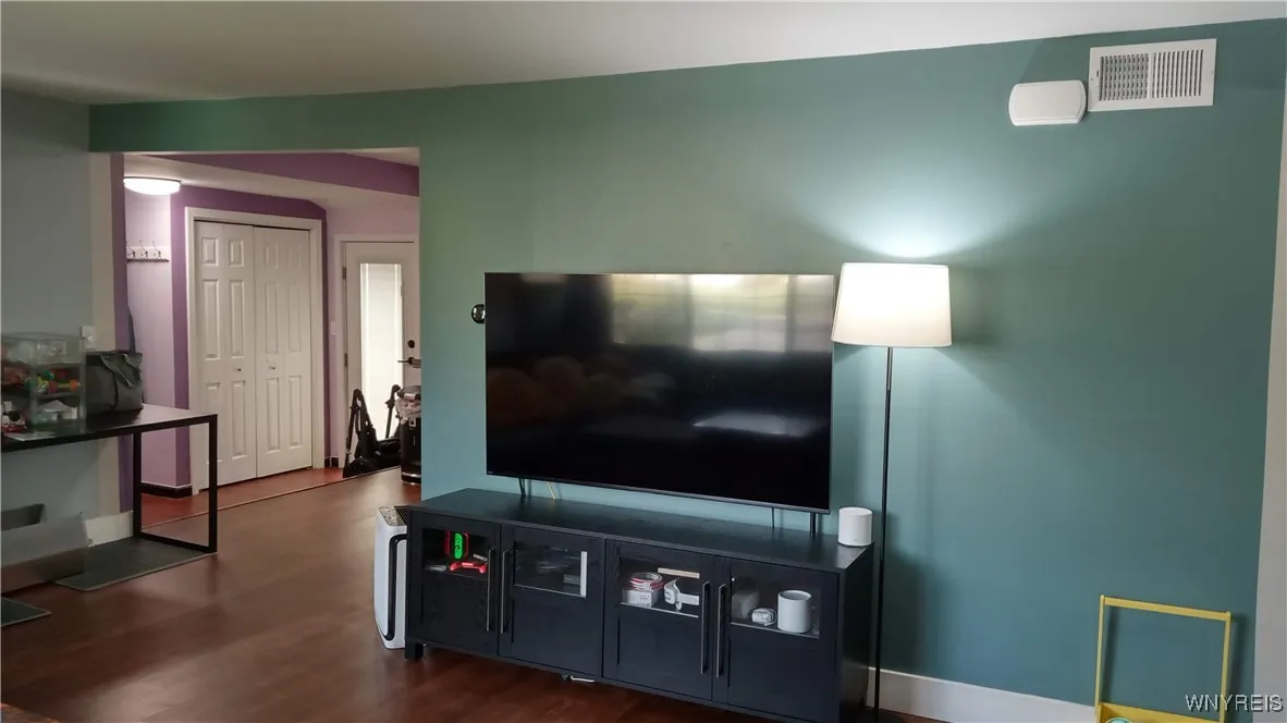 4357 Barton Road, Clarence, New York 14031, Clarence, New York 14031, 3 Bedrooms Bedrooms, 3 Rooms Rooms,1 BathroomBathrooms,Residential,For Sale,4357 Barton Road, Clarence, New York 14031,0,B1642908