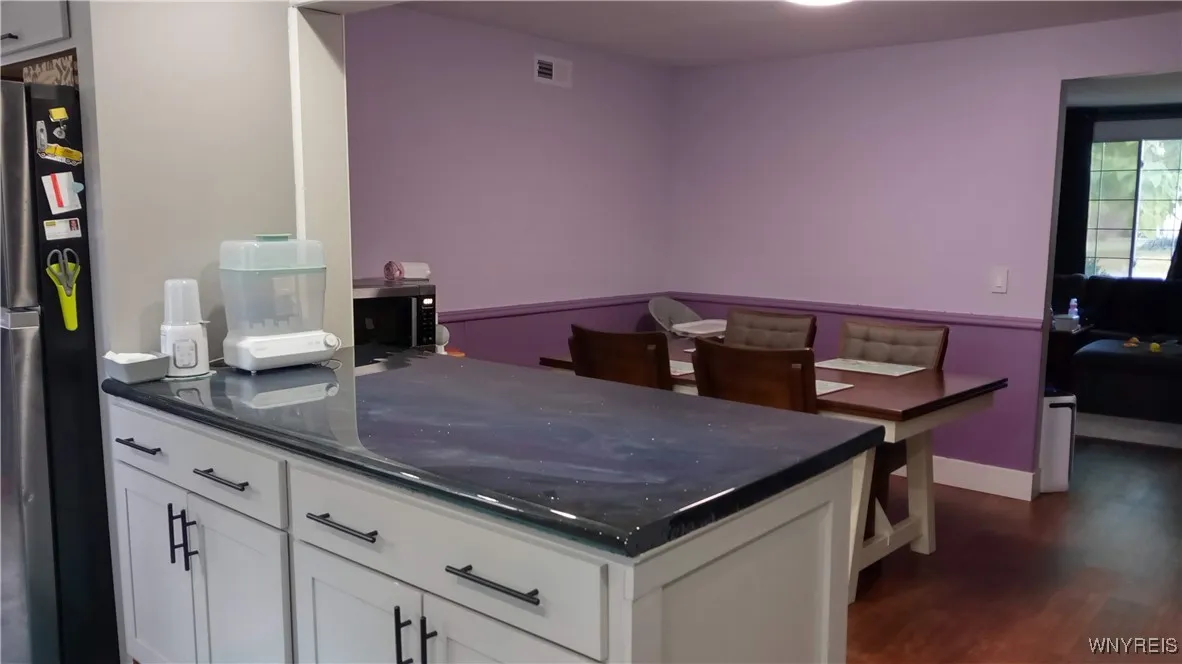 4357 Barton Road, Clarence, New York 14031, Clarence, New York 14031, 3 Bedrooms Bedrooms, 3 Rooms Rooms,1 BathroomBathrooms,Residential,For Sale,4357 Barton Road, Clarence, New York 14031,0,B1642908
