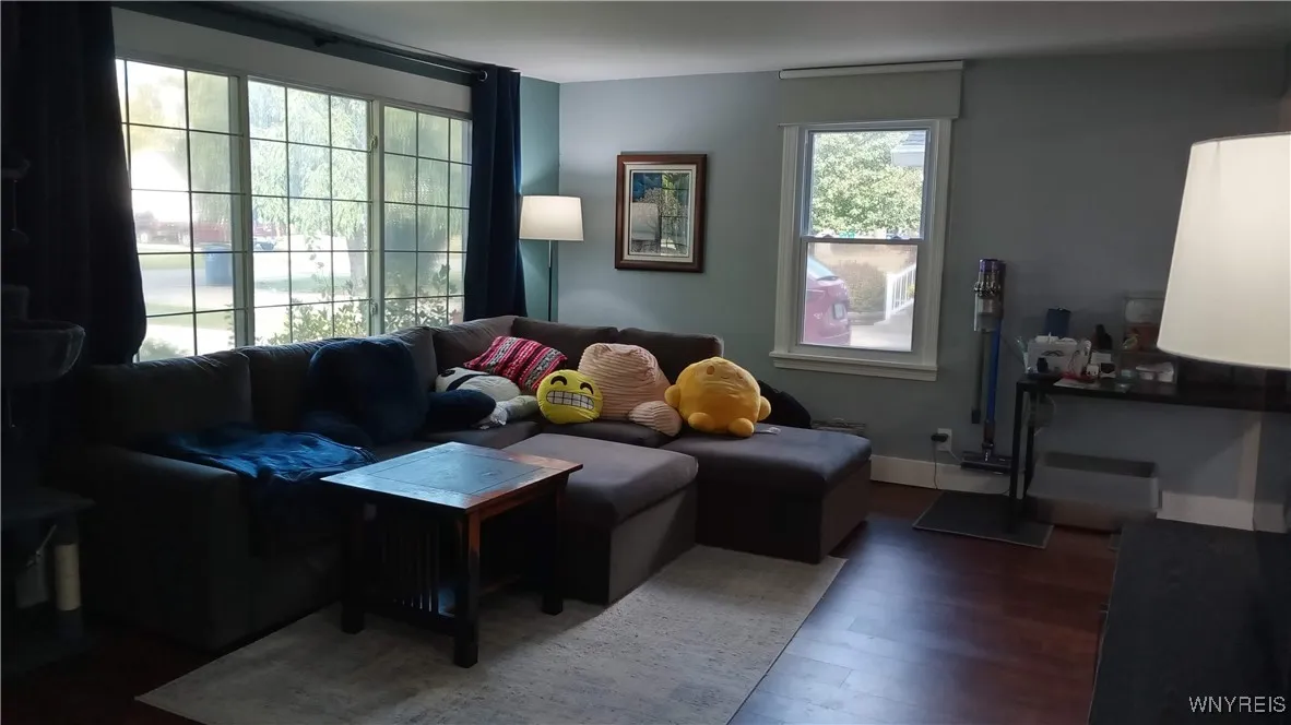 4357 Barton Road, Clarence, New York 14031, Clarence, New York 14031, 3 Bedrooms Bedrooms, 3 Rooms Rooms,1 BathroomBathrooms,Residential,For Sale,4357 Barton Road, Clarence, New York 14031,0,B1642908