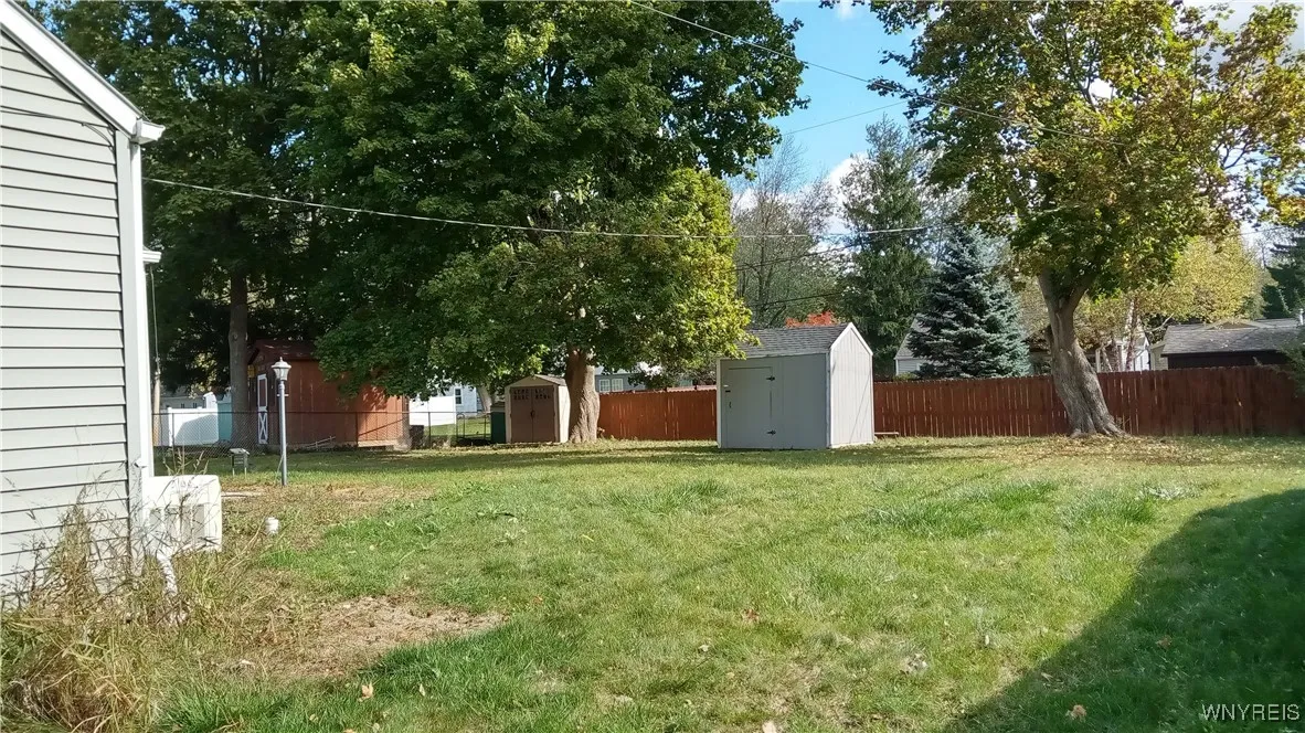 4357 Barton Road, Clarence, New York 14031, Clarence, New York 14031, 3 Bedrooms Bedrooms, 3 Rooms Rooms,1 BathroomBathrooms,Residential,For Sale,4357 Barton Road, Clarence, New York 14031,0,B1642908