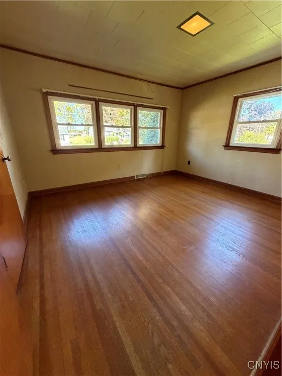 Bedroom 1 (1st floor)