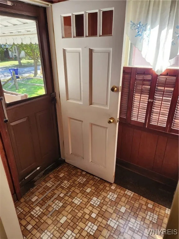 136 Flohr Avenue, West Seneca, New York 14224, West Seneca, New York 14224, 2 Bedrooms Bedrooms, 5 Rooms Rooms,1 BathroomBathrooms,Residential,For Sale,136 Flohr Avenue, West Seneca, New York 14224,0,B1641980