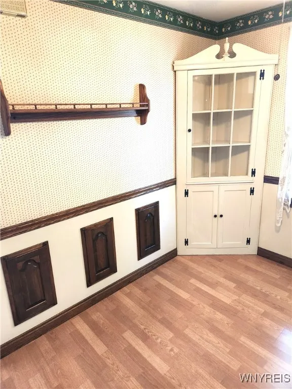 136 Flohr Avenue, West Seneca, New York 14224, West Seneca, New York 14224, 2 Bedrooms Bedrooms, 5 Rooms Rooms,1 BathroomBathrooms,Residential,For Sale,136 Flohr Avenue, West Seneca, New York 14224,0,B1641980