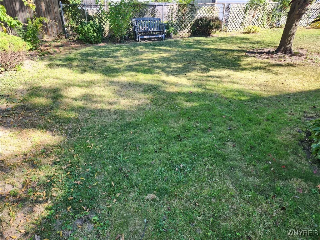 136 Flohr Avenue, West Seneca, New York 14224, West Seneca, New York 14224, 2 Bedrooms Bedrooms, 5 Rooms Rooms,1 BathroomBathrooms,Residential,For Sale,136 Flohr Avenue, West Seneca, New York 14224,0,B1641980