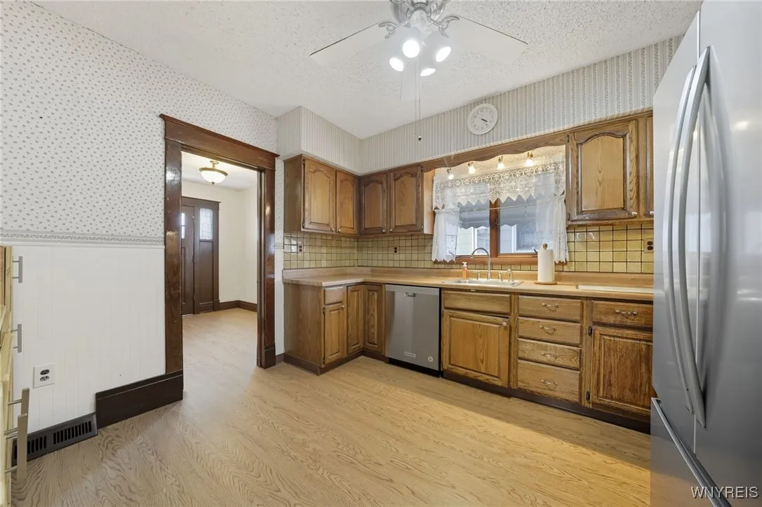 84 Alsace Avenue, Buffalo, New York 14220, Buffalo, New York 14220, 3 Bedrooms Bedrooms, 10 Rooms Rooms,1 BathroomBathrooms,Residential,For Sale,84 Alsace Avenue, Buffalo, New York 14220,0,B1641733