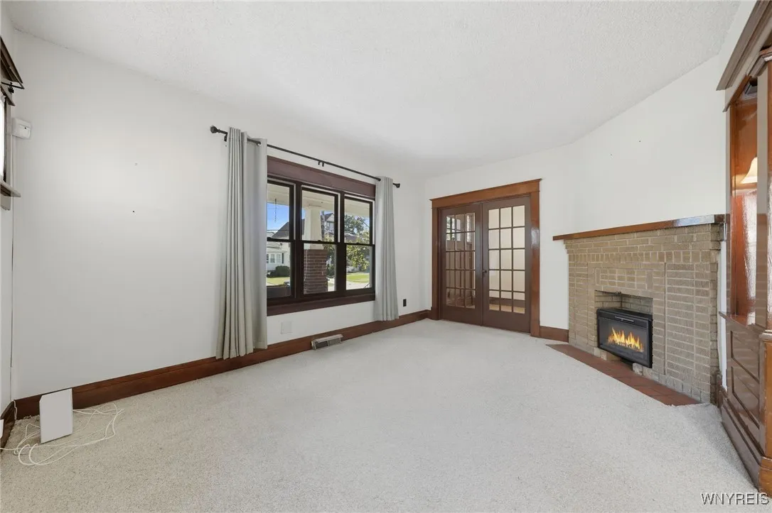 84 Alsace Avenue, Buffalo, New York 14220, Buffalo, New York 14220, 3 Bedrooms Bedrooms, 10 Rooms Rooms,1 BathroomBathrooms,Residential,For Sale,84 Alsace Avenue, Buffalo, New York 14220,0,B1641733