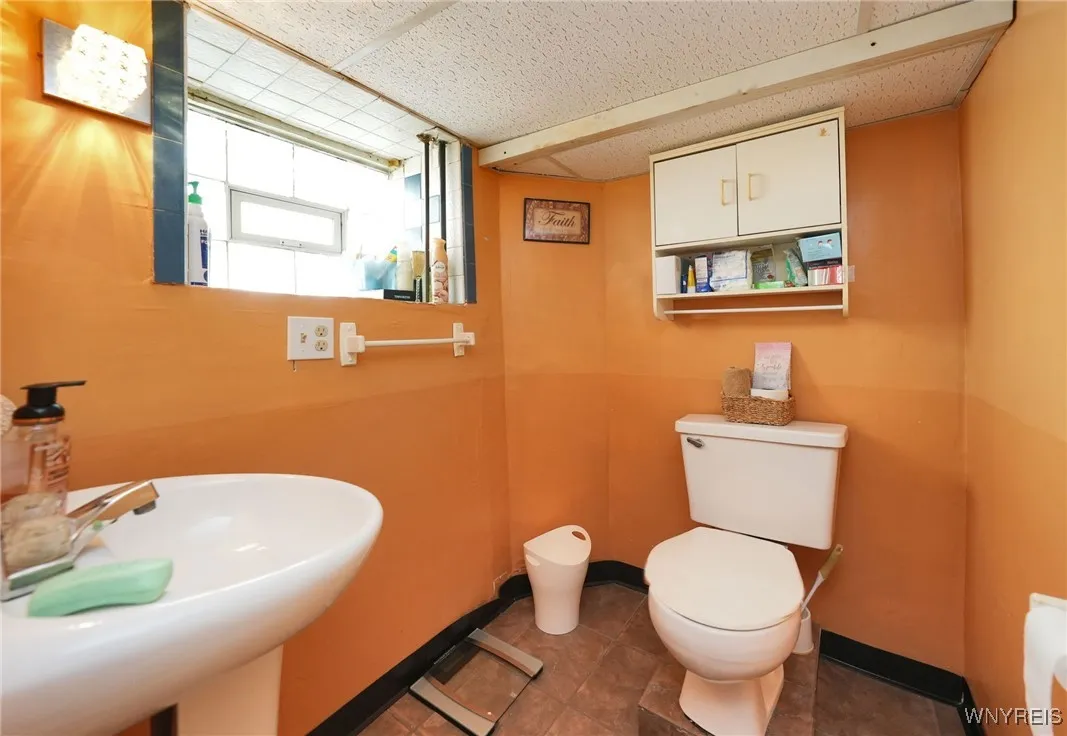 26 Moeller Street, Buffalo, New York 14211, Buffalo, New York 14211, 3 Bedrooms Bedrooms, 7 Rooms Rooms,1 BathroomBathrooms,Residential,For Sale,26 Moeller Street, Buffalo, New York 14211,0,B1642992