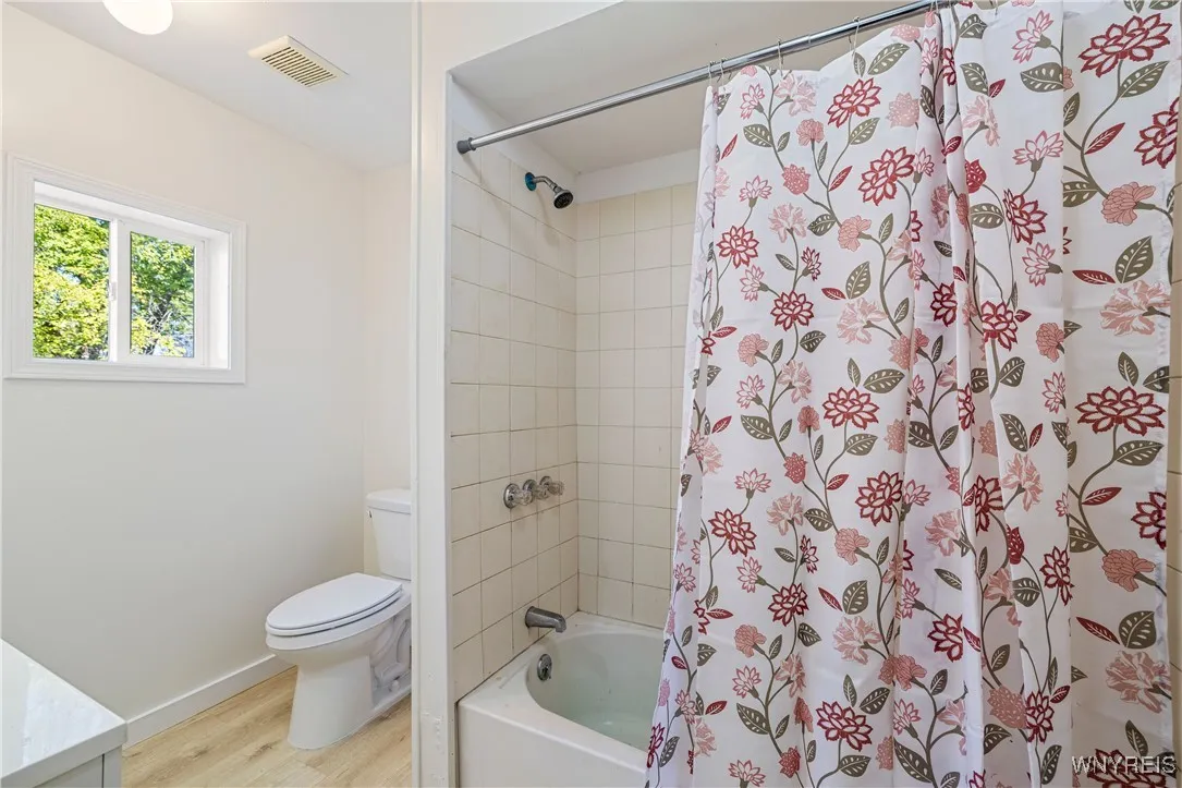 68 Wecker Street, Buffalo, New York 14215, Buffalo, New York 14215, 4 Bedrooms Bedrooms, 6 Rooms Rooms,2 BathroomsBathrooms,Residential,For Sale,68 Wecker Street, Buffalo, New York 14215,0,B1642935
