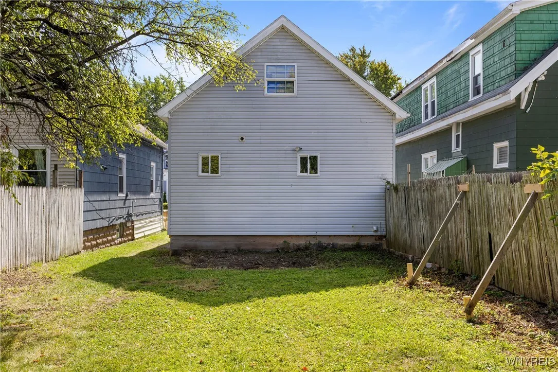 68 Wecker Street, Buffalo, New York 14215, Buffalo, New York 14215, 4 Bedrooms Bedrooms, 6 Rooms Rooms,2 BathroomsBathrooms,Residential,For Sale,68 Wecker Street, Buffalo, New York 14215,0,B1642935