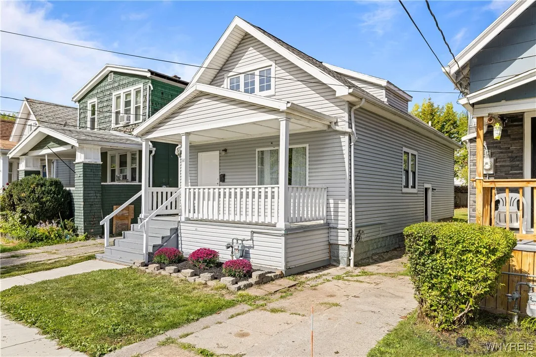 68 Wecker Street, Buffalo, New York 14215, Buffalo, New York 14215, 4 Bedrooms Bedrooms, 6 Rooms Rooms,2 BathroomsBathrooms,Residential,For Sale,68 Wecker Street, Buffalo, New York 14215,0,B1642935